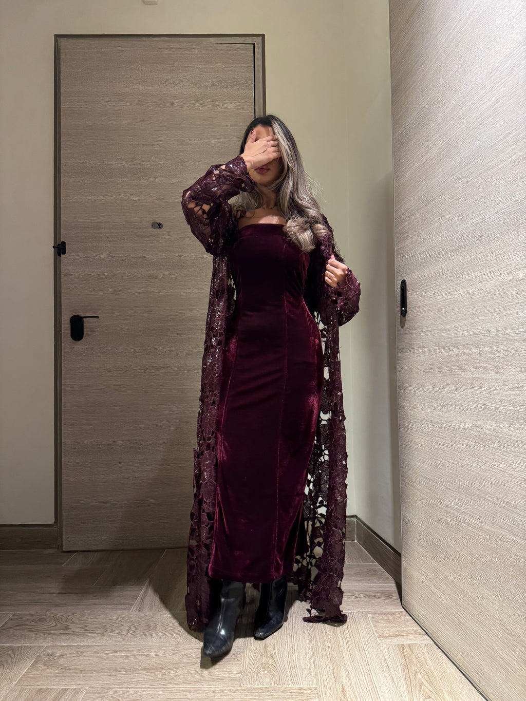 Velvet Shiny cherry kaftan R25🌙