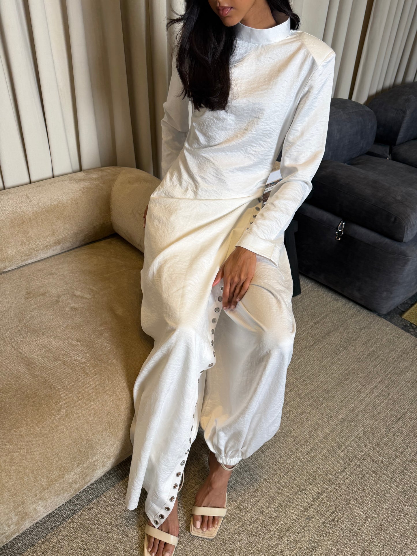 Off white grommets set
