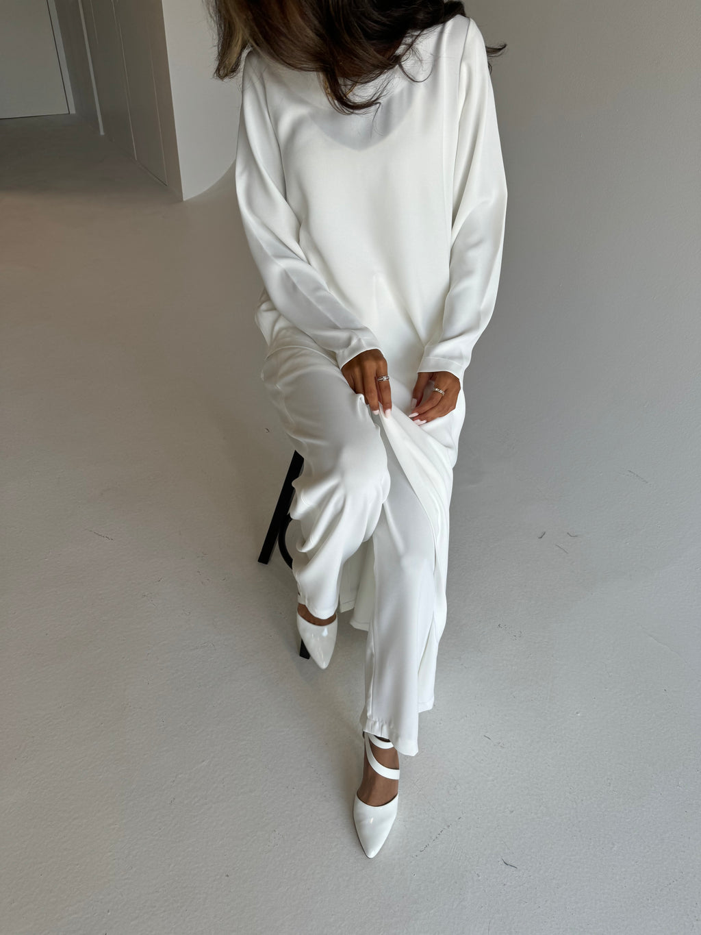 All white set جاهز للتوصيل