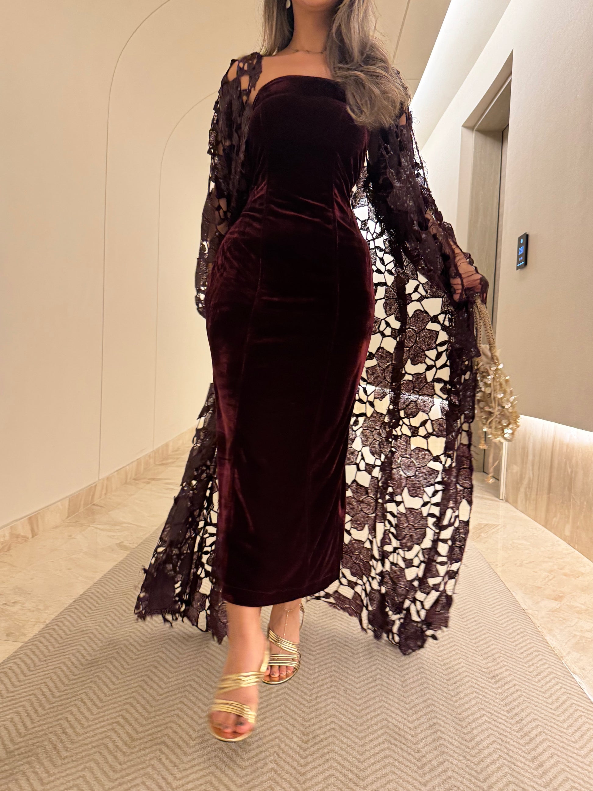 Velvet Shiny cherry kaftan R25🌙