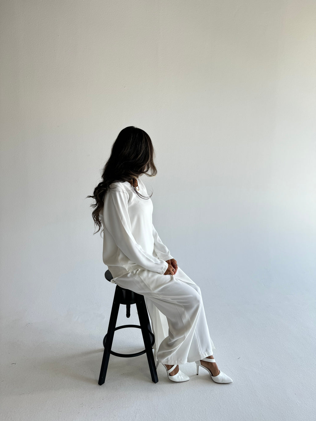 All white set جاهز للتوصيل